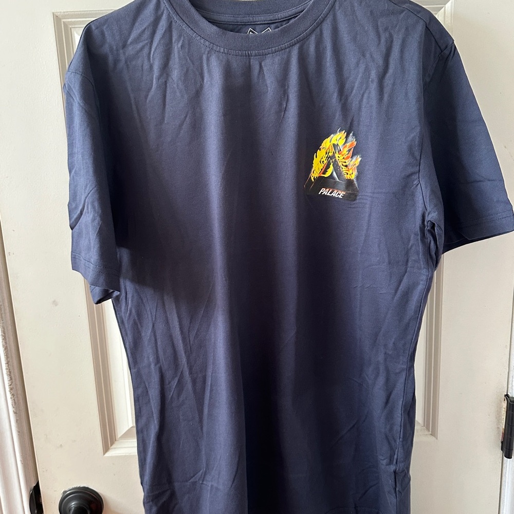 Palace tee